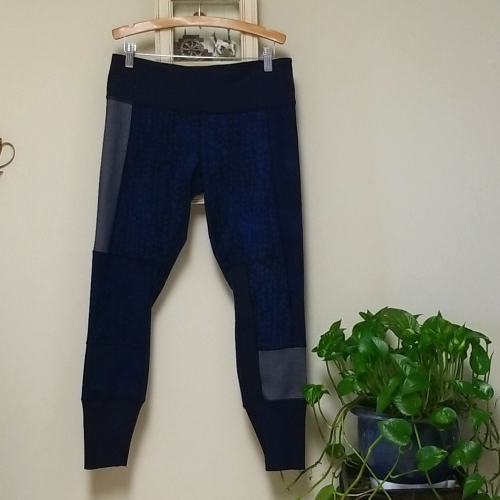 Lululemon Women's leggings Size 10